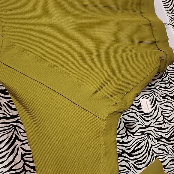 NWT Free People XS fits Medium to Large Ferngully & Mulberry color. - Picture 4 of 8